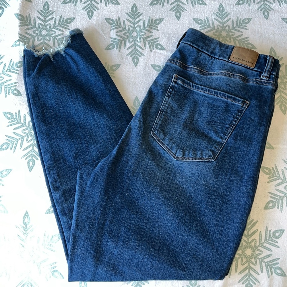 American Eagle Women’s Blue Curvy Highest Rise Jegging